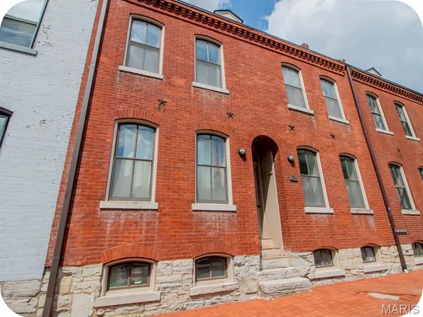 2009 S 11th St, Saint Louis, MO 63104