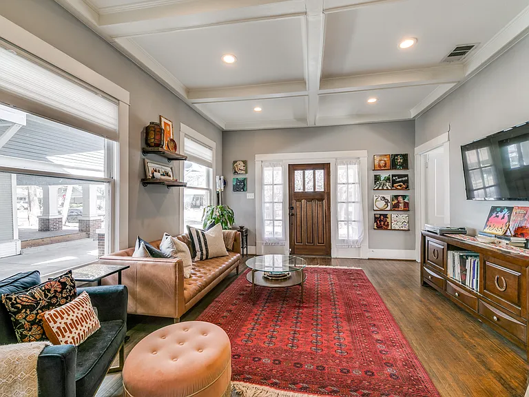 341 S Edgefield Ave — Photo 6