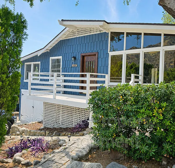 730 Orange Dr — Photo 3