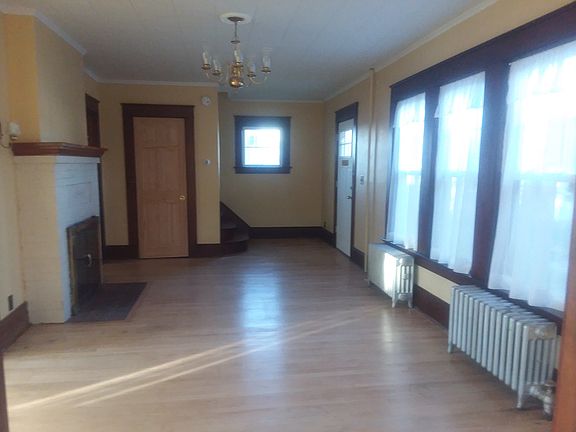 Lvngrm from Sunroom view