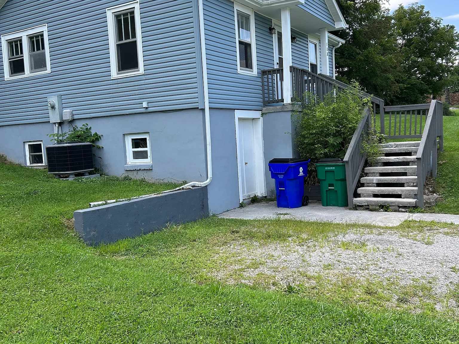 813 Patrick Henry Dr — Photo 4