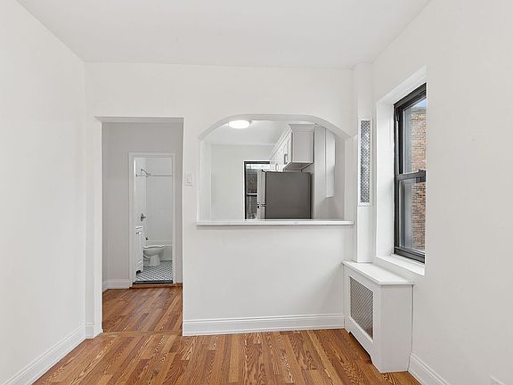 5th image of 464 W 51st St APT 4W