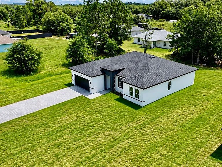 15775 SW 59th Avenue Rd — Photo 3