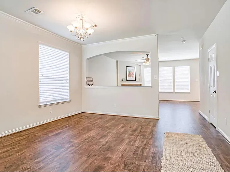 1208 Shamrock Dr — Photo 4