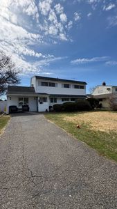 20 Basket Ln, Hicksville, NY, 11801
