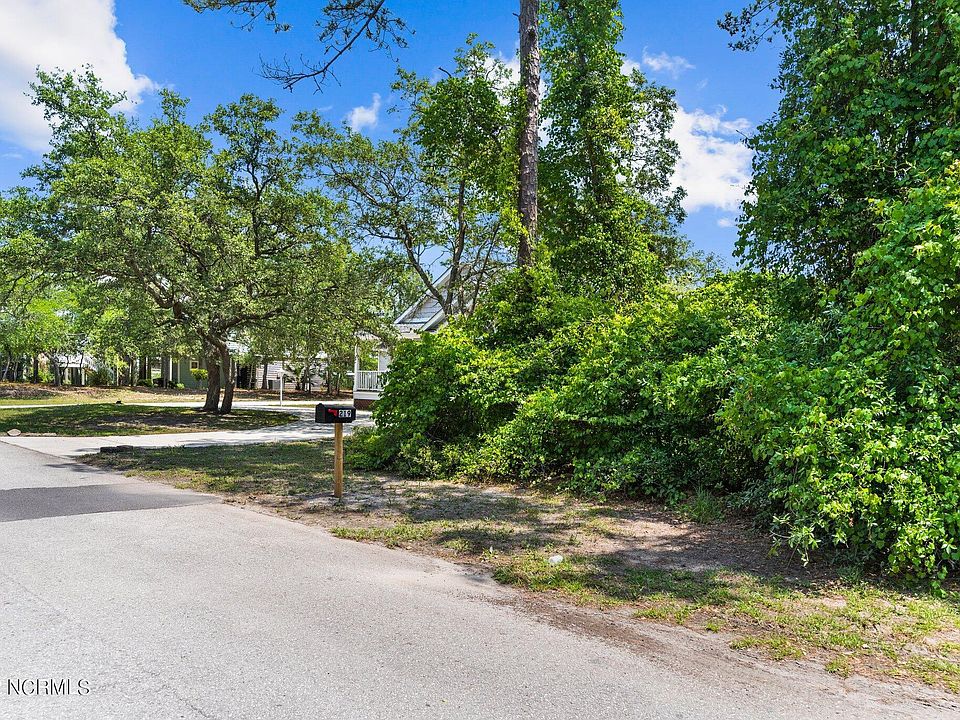 1st image of L-22 NE 49th Street