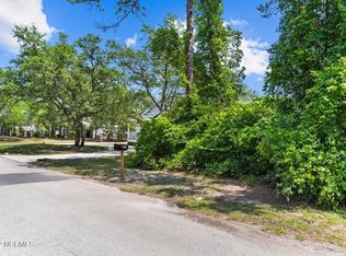 22 NE 49th St #L, Oak Island, NC 28465