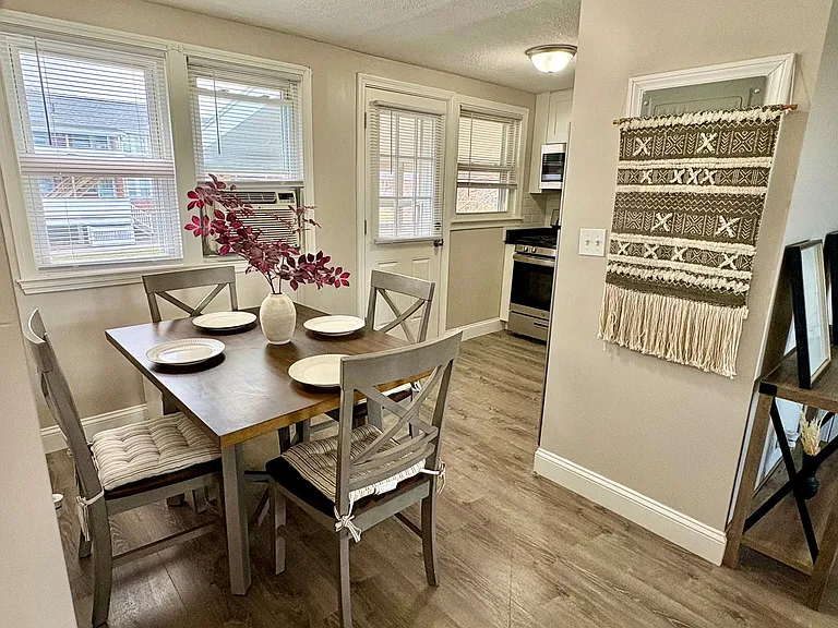 Shawomet Gardens Apartments — Photo 9