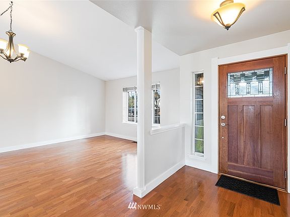 5th image of 511 21st Ave Court E