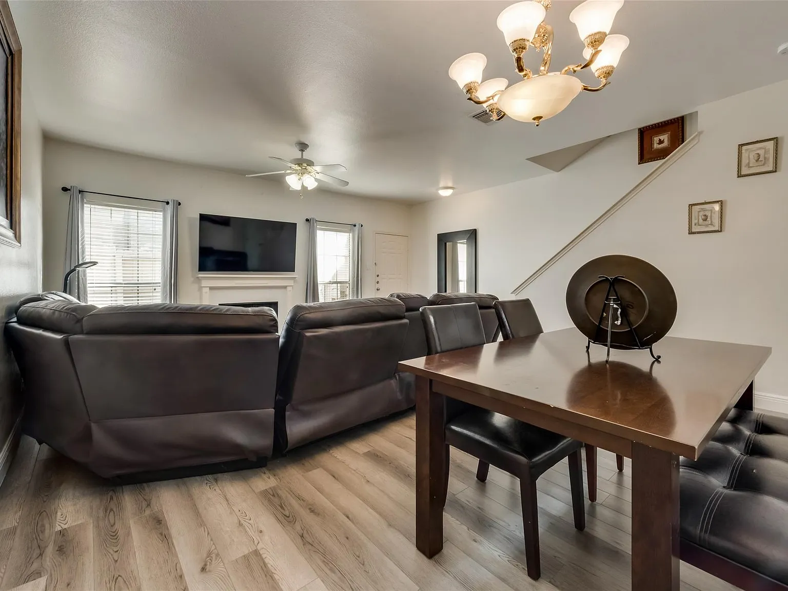 2 bed, 2.5 bath, 1600 sqft, $1,965 — Photo 4