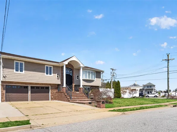 101 Jetmore Place, Massapequa, NY 11758