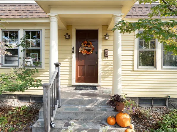 1017 Phoenix Avenue, Schenectady, NY 12308