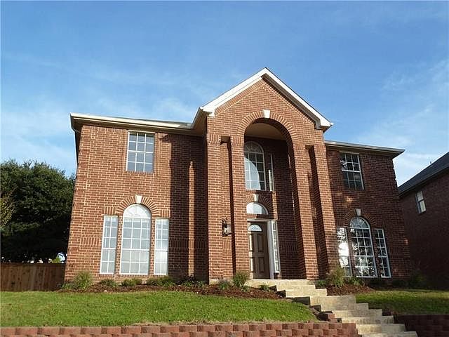 1st image of 2402 Manchester Dr