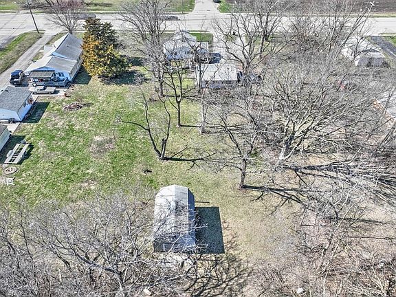 5th image of 3640 N Woodford St