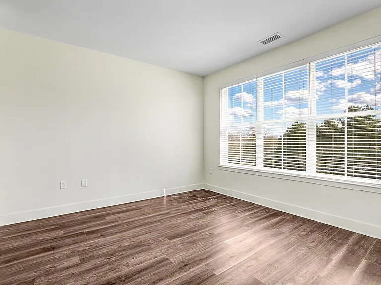 Inwood at Renaissance Square — Photo 36