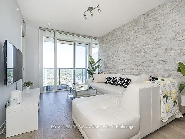 90 Park Lawn Rd #2115 — Photo 2