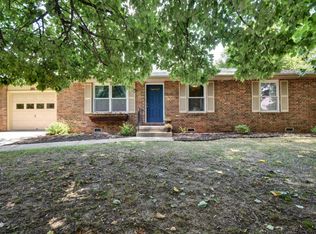 201 E Deanna Ln, Nixa, MO 65714