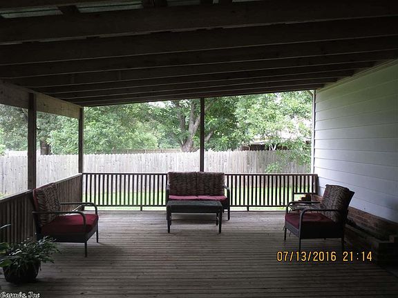 5th image of 901 Woodlawn St