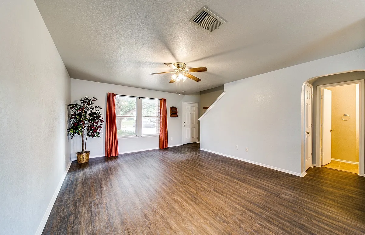 Building Photo - 8914 Kestrel Oak