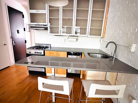 4th image of 794 Saint Johns Pl APT 2C