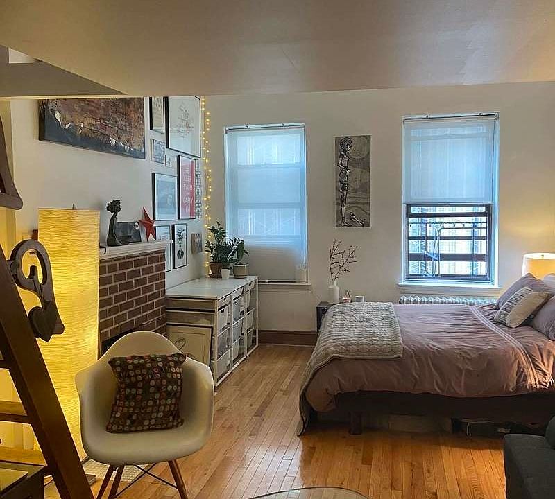 1st image of 213 W 18th St #5A