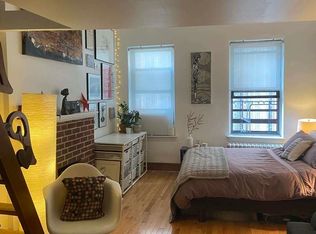 213 W 18th St #5A, New York, NY 10011