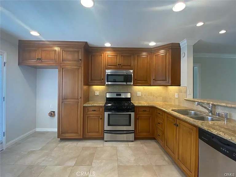 1111 Lake St #1/2 — Photo 2