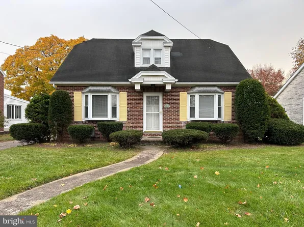 2236 Sunset Ln, York, PA 17408