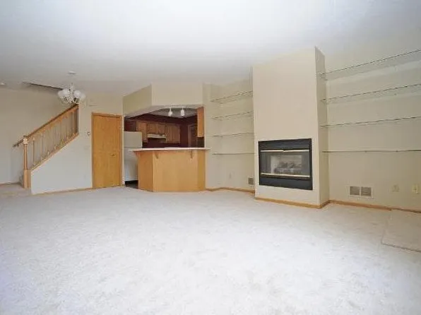 10934 Highland Rd, Bloomington, MN 55438