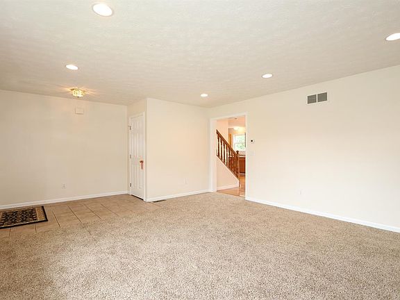 5th image of 828 Wingate Dr