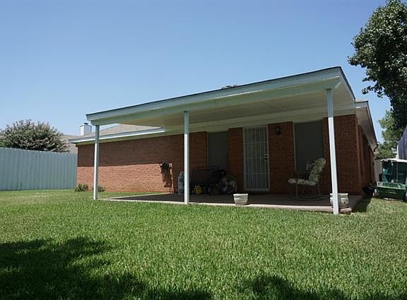 3rd image of 8563 Garden Springs Dr