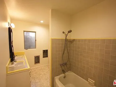 741 Muskingum Ave — Photo 9