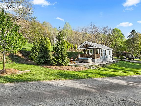4th image of 153 Cool Springs Dr