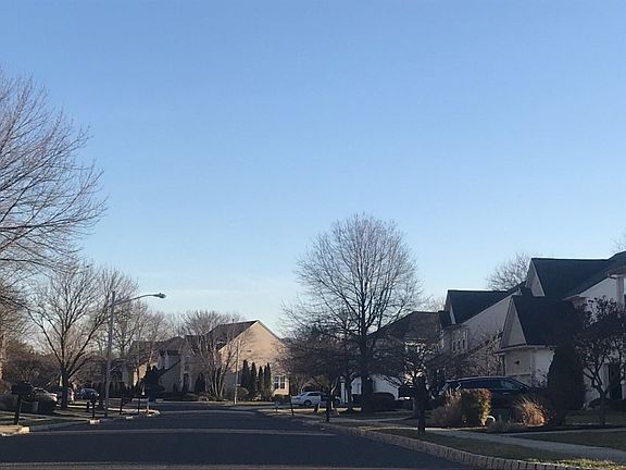 5th image of 4 Burrell Ln