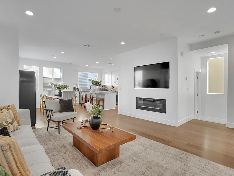 Longitude Dr — Photo 5