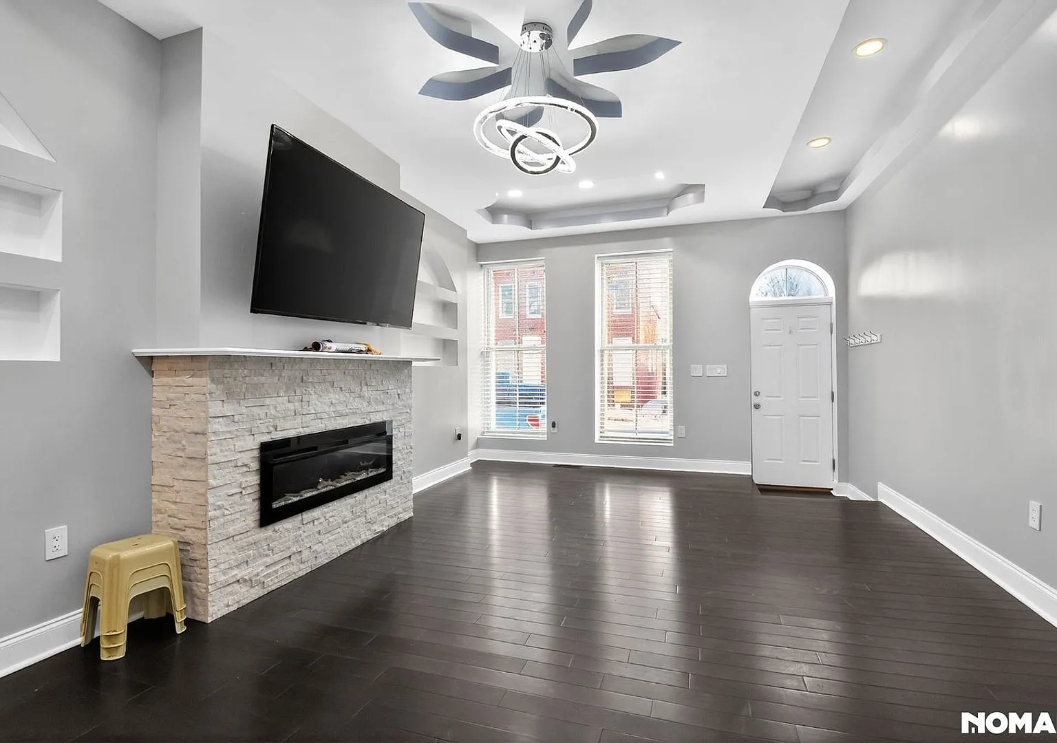 Spacious 6BR Townhome in Baltimore — Photo 1