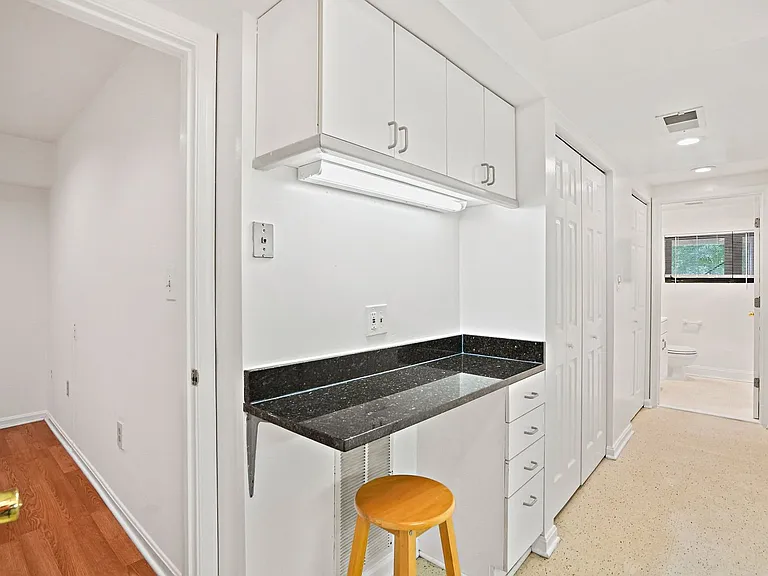 2641 Woodley Pl NW — Photo 12