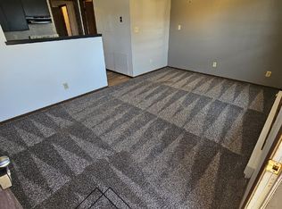 3719 W 9th St APT 3, Waterloo, IA 50702