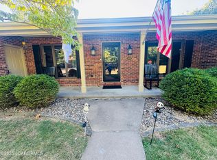 820 Pin Oak Ter, Jefferson City, MO 65109