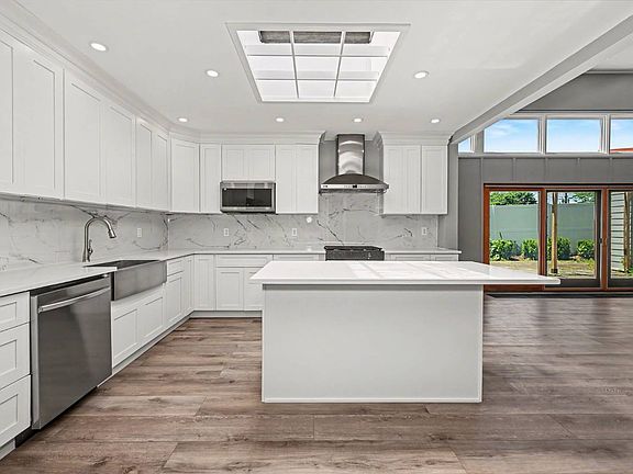 3rd image of 36 Crosshill Rd
