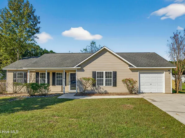 204 Larchmont Court, Burgaw, NC 28425