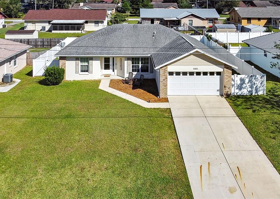 1st image of 3211 NE 42nd Pl