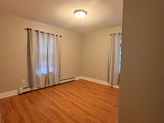 5th image of 24 Lockland Ave #1