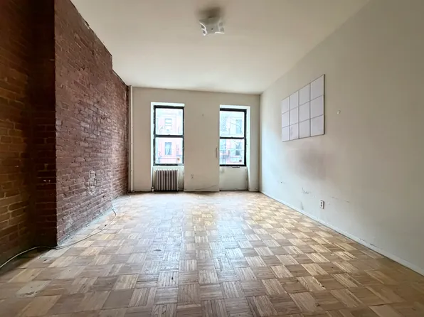 516 E 83rd St APT 3W, New York, NY 10028