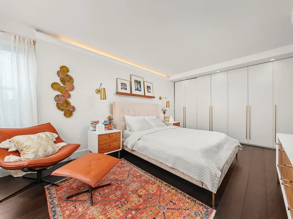 400 East 56th Street image 5 of 15