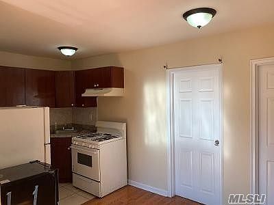 5th image of 10227 184th St