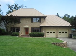 2100 Club House Dr, Lillian, AL 36549