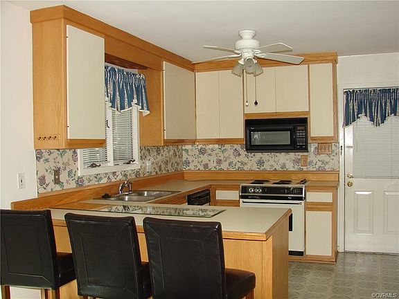5th image of 8222 Stockade Cir