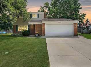 23754 Thornton St, Clinton Township, MI 48035