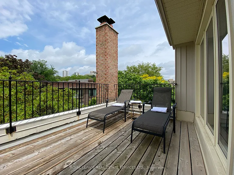 66 Alcorn Ave — Photo 27